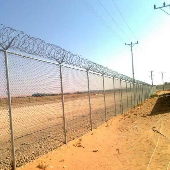 شبوك ملاعب